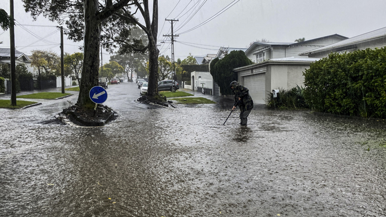 Σε κατάσταση έκτακτης ανάγκης το Όκλαντ λόγω πλημμυρών – Αγνοείται μαθητής